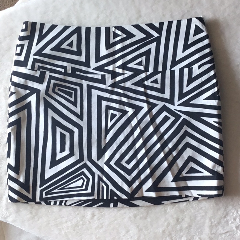 Patterned mini skirt